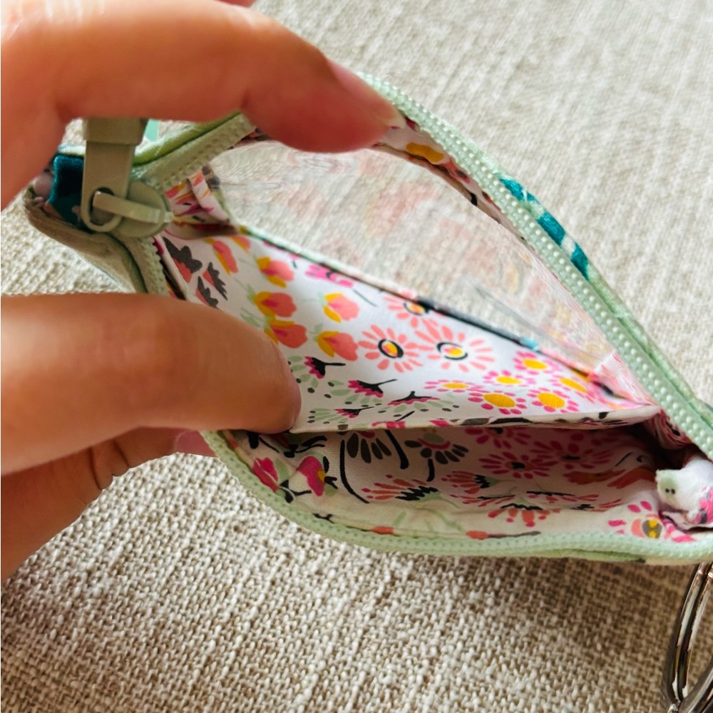 Floral Patterned ID Holder Keychain - Picture 5 of 7